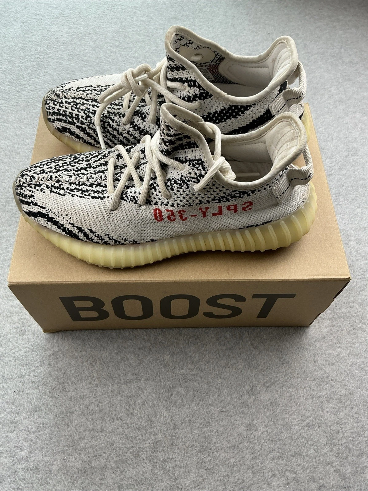 Taglia 5.5 Adidas Yeezy Boost 350 V2 Zebra
