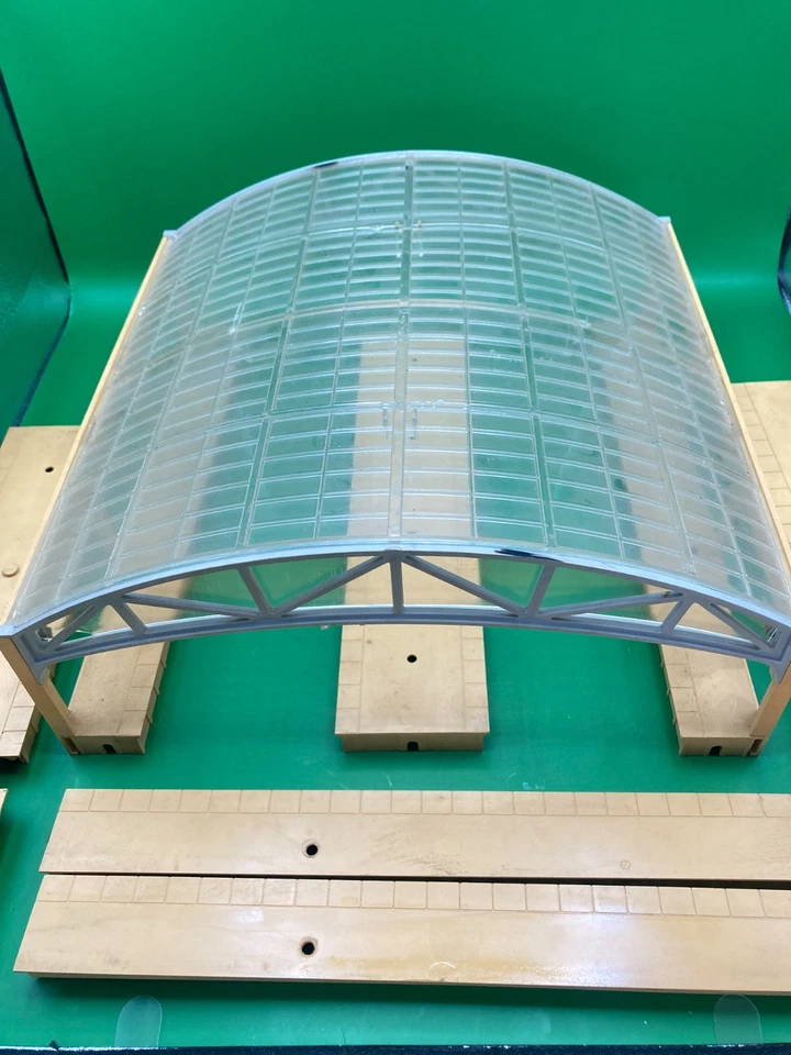 HORNBY DUBLO 5083 TERMINUS CANOPY WITH PLATFORMS - NOT BOXED - Image 2 of 4