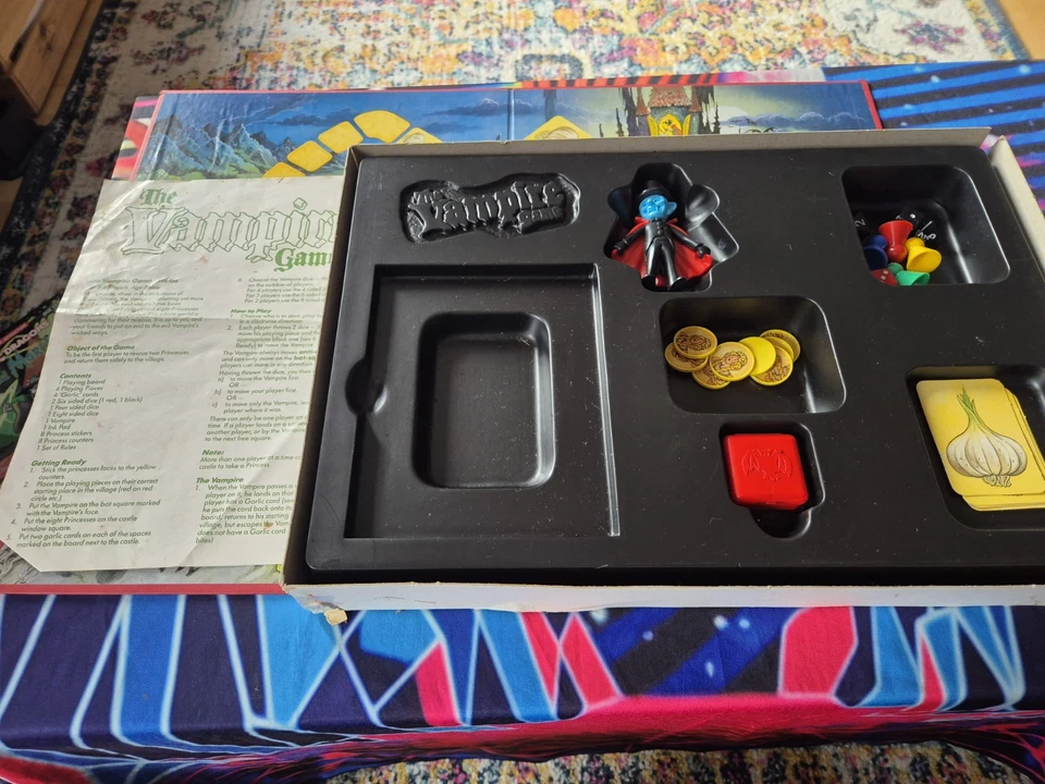 Vintage Waddingtons Vampire Game 1987 Complete VGC board game Count Dracula - Image 4 of 4