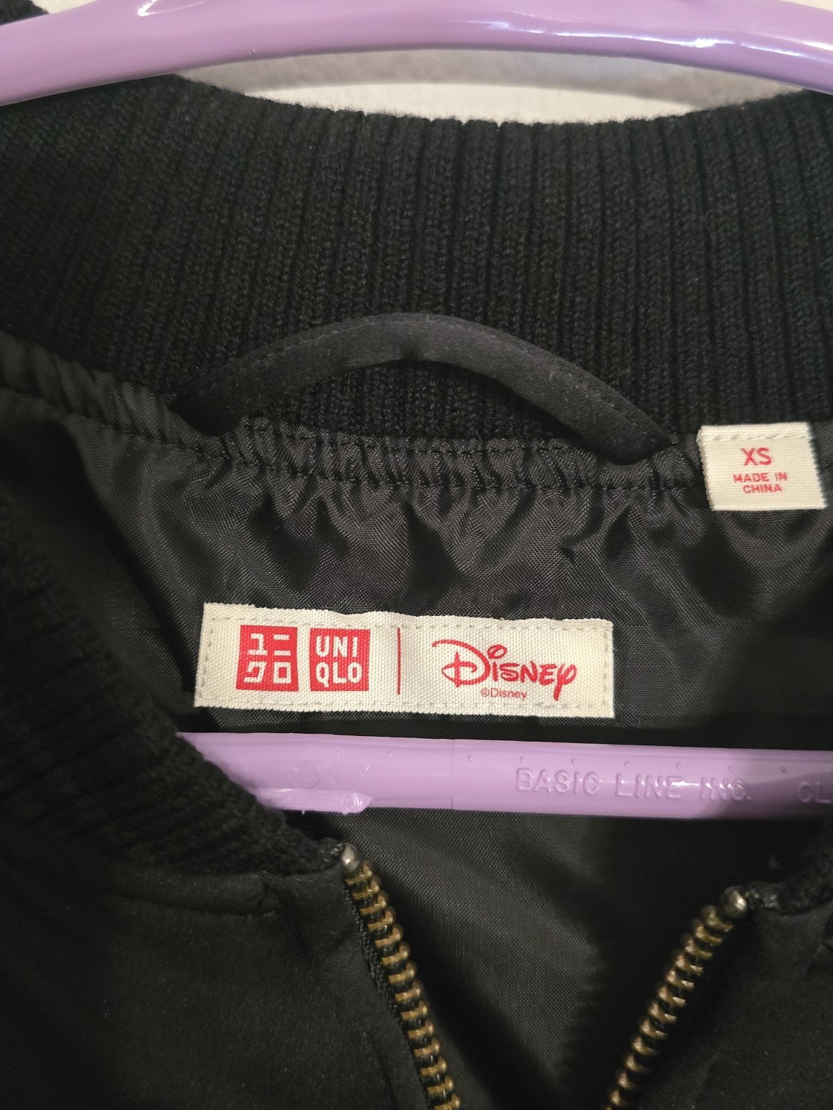 Uniqlo x Disney Bomber Jacket Mens XS Black Satiny Mickey Mouse World Tour RARE thumbnail 6