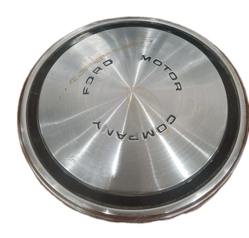 Vintage FORD MOTOR COMPANY Hubcaps 10.5" Dog Dish Center Caps Ford Motor Company - Picture 3 of 4