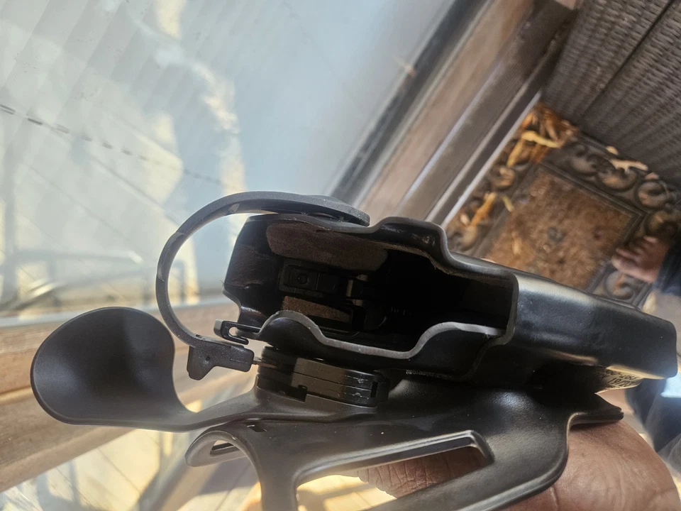 Safariland 6360-283 Glock 19/23 Level 3 Retention Duty Holster RH - Image 4 of 4