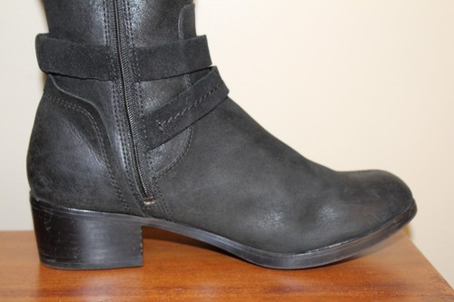 UGG Womens Boots Sz 8.5 Darcie Black Leather Tall Riding 1004172 Full Zip - Picture 3 of 18