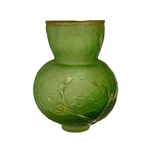 Art Nouveau Daum Nancy Art Glass 3.25” Tall Vase Mistletoe Pattern Circa 1900’s. - Picture 5 of 7