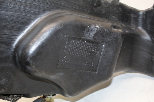 2005 Vespa Granturismo 200 Gas Fuel Tank Cell Petrol Reservoir - Picture 9 of 13