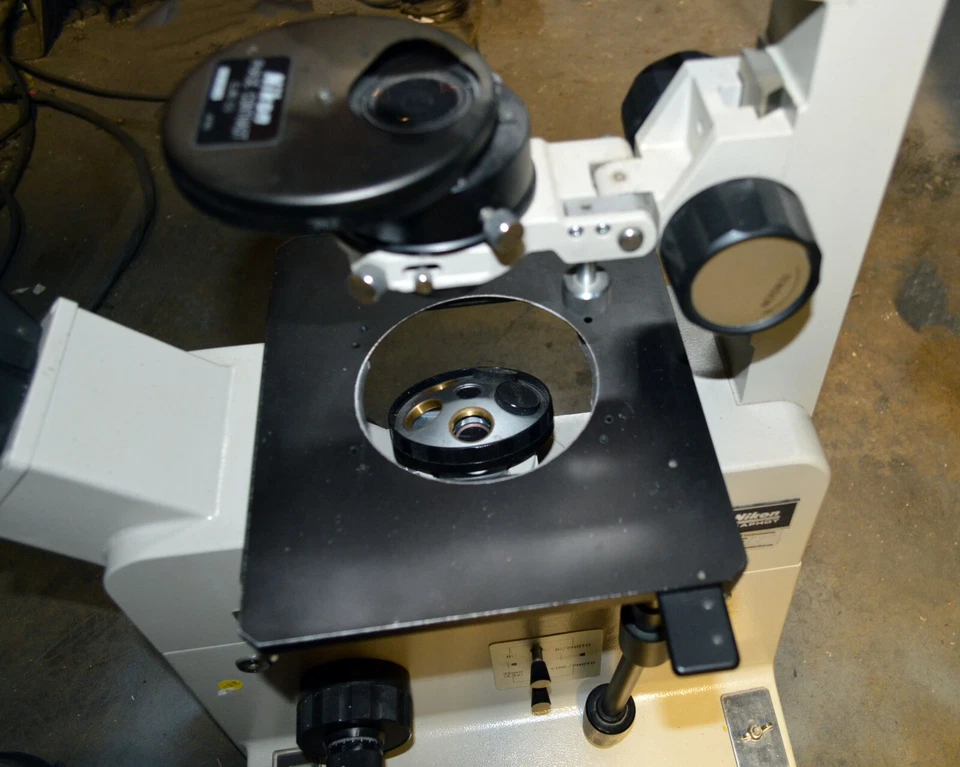 Microscopio Nikon Diaphot Research Foto 3 de 4