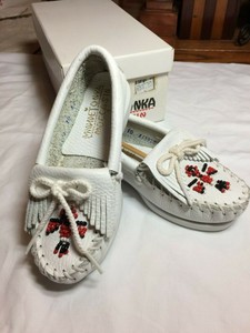 white minnetonka moccasins