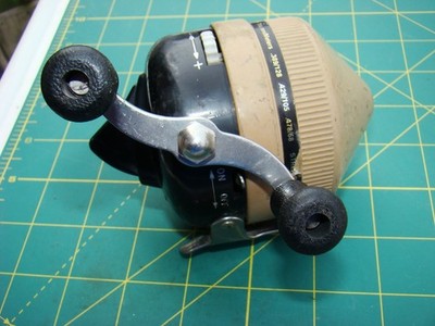 W1154 PR ZEBCO 808 heavy duty MADE IN USA AMERICAN SPINCAST