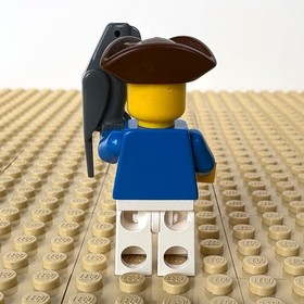 LEGO Pirates 1: Blue Jacket Pirate + Parrot, pi009, 6270, FORBIDDEN ISLAND 1996