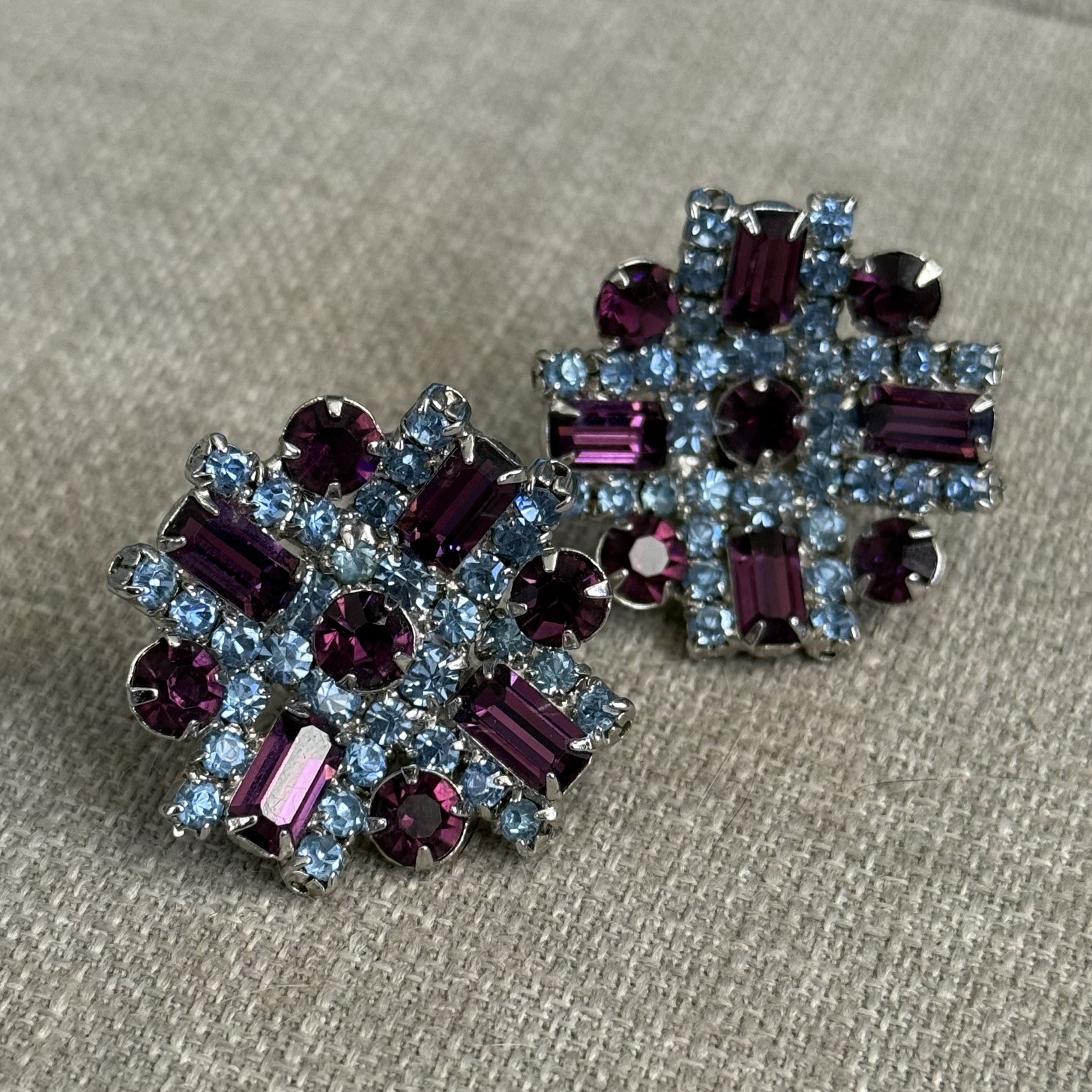 Vintage 1970’s Purple & Blue Rhinestone Silver Tone Screw Back Earrings