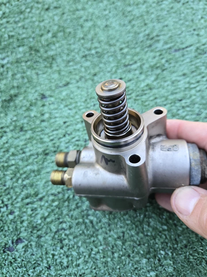 07–10 奥迪 S6 S8 5.2L 原始设备制造商 V10 HPFP 高压燃油泵 2 件套 07L127026A — 第 2/4 张图片