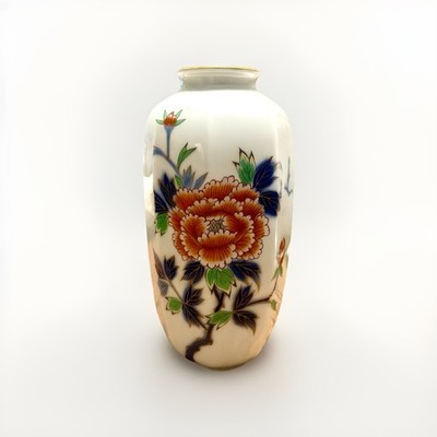 Vintage 8.5  Fukagawa Seiji Arita Porcelain Octagonal Peony Flower Vase Japan