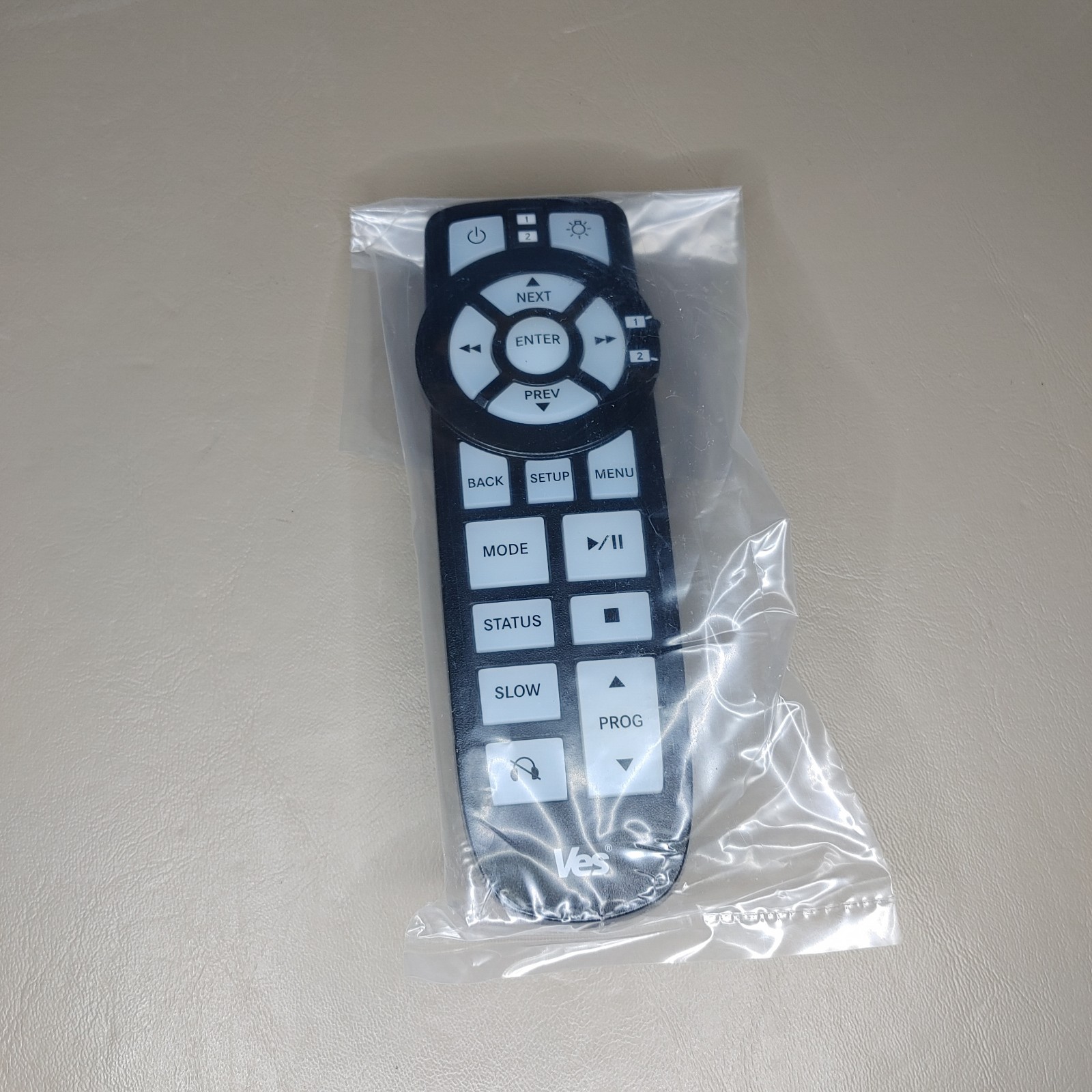 New OEM Dodge Durango VES Audio Kit Headphones 05064073AE (20-1378) Damaged Box