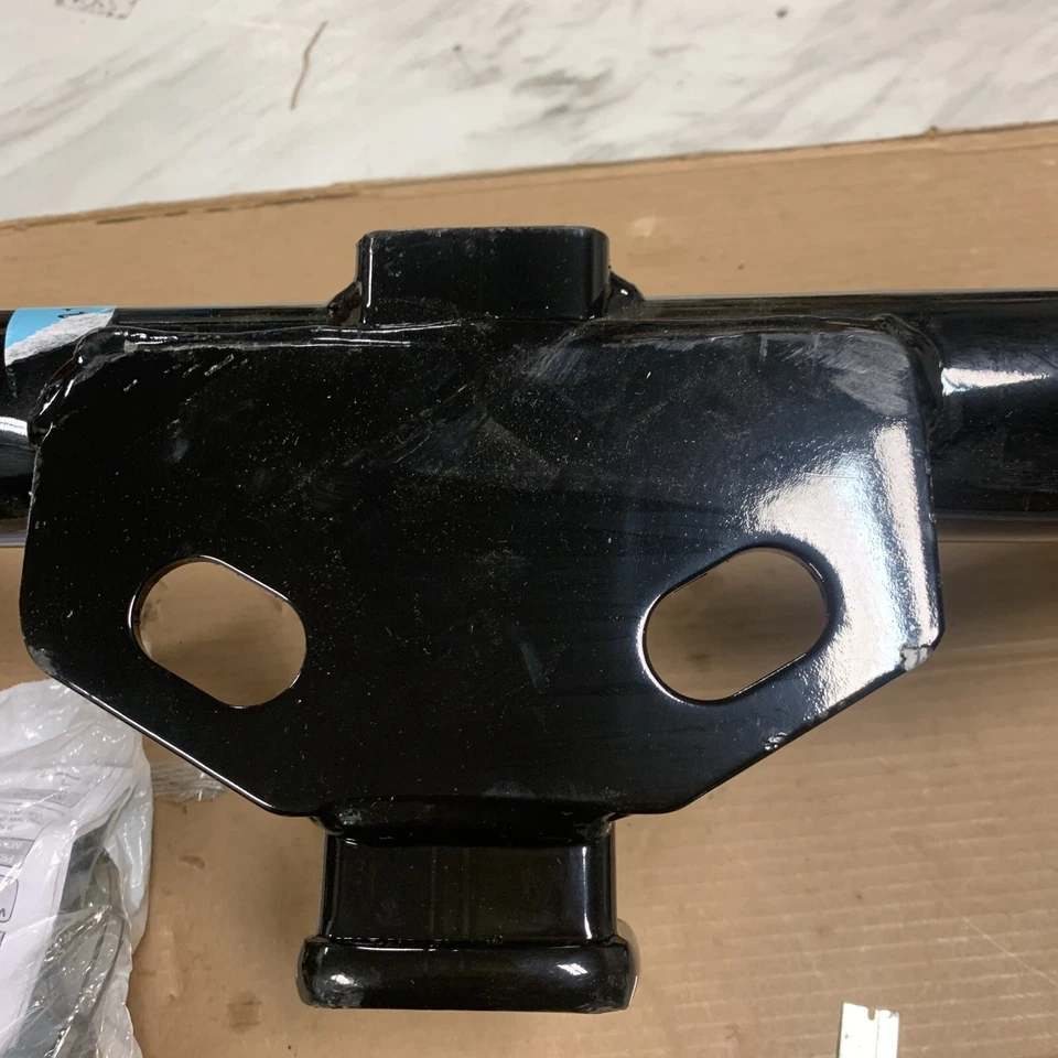 Enganche trasero de remolque Curt 13201 para Dodge Journey 09-20 Foto 3 de 4