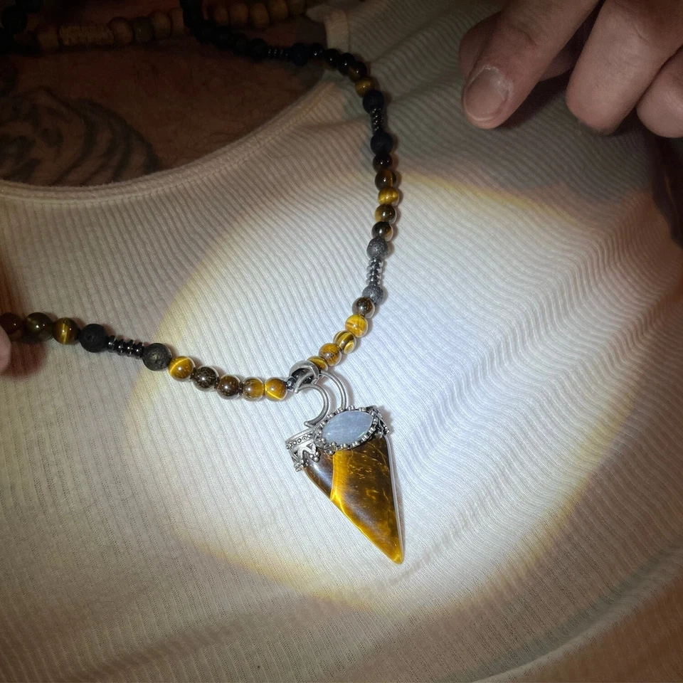 Collar con cuentas de piedra de tigre de roca de lava natural piedras preciosas flecha encanto colgante Foto 4 de 4
