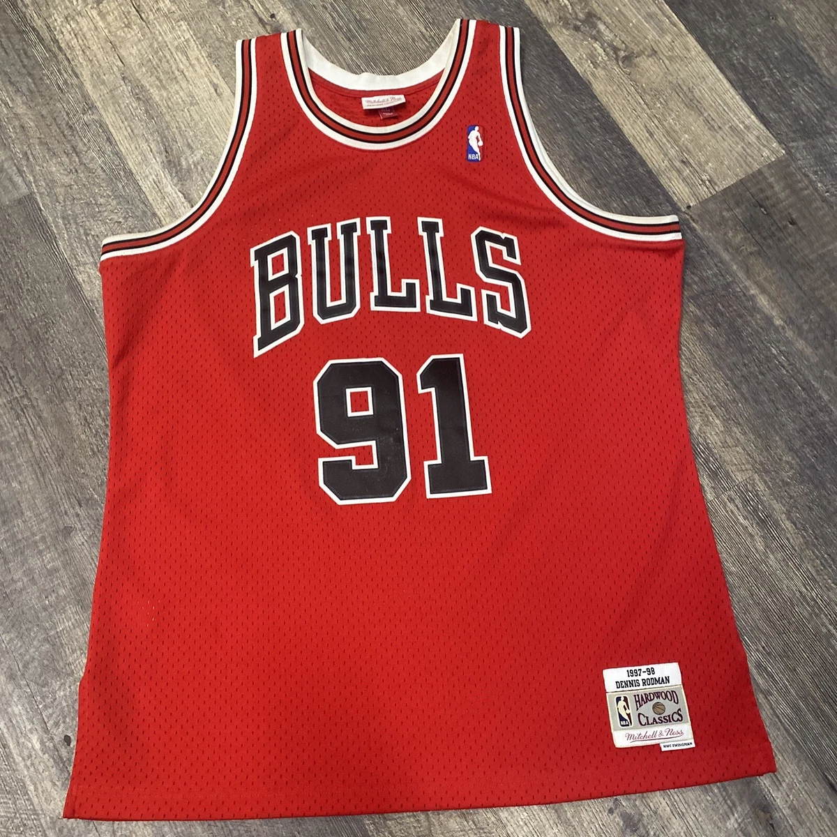 Dennis Rodman Autographed 1997-98 Chicago Bulls White Swingman Mitchell &  Ness Jersey