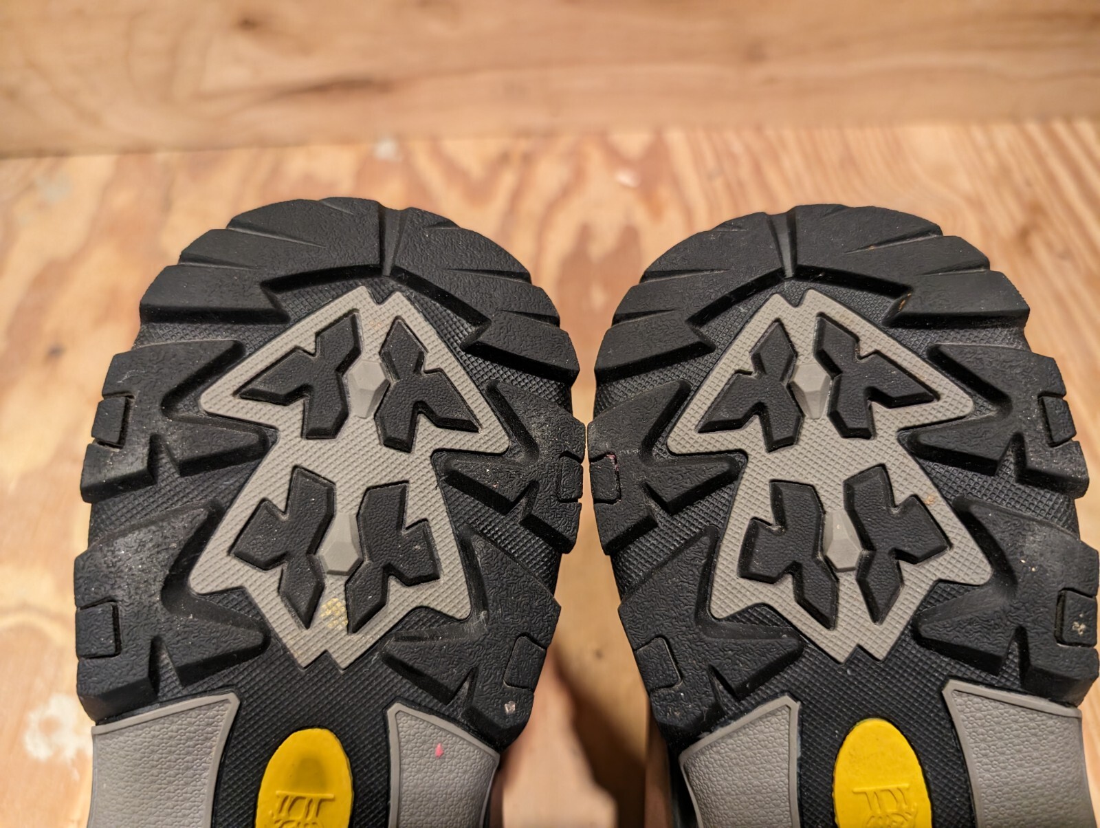 Camel Crown Outdoors Perfection Hiking Shoes - Men's Size 11