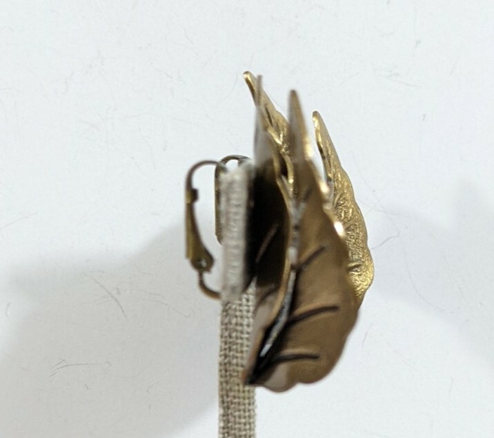 Leave shaped Vintage leaves Clip on earrings clips na… Gem