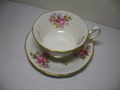 COALPORT ROSE BLOSSOM Fine Bone China Cup, Saucer Set Gold Trim 1750 England - Picture 3 of 11