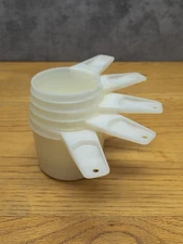 Tupperware #761 White/Translucent  5 Measuring Cup Set