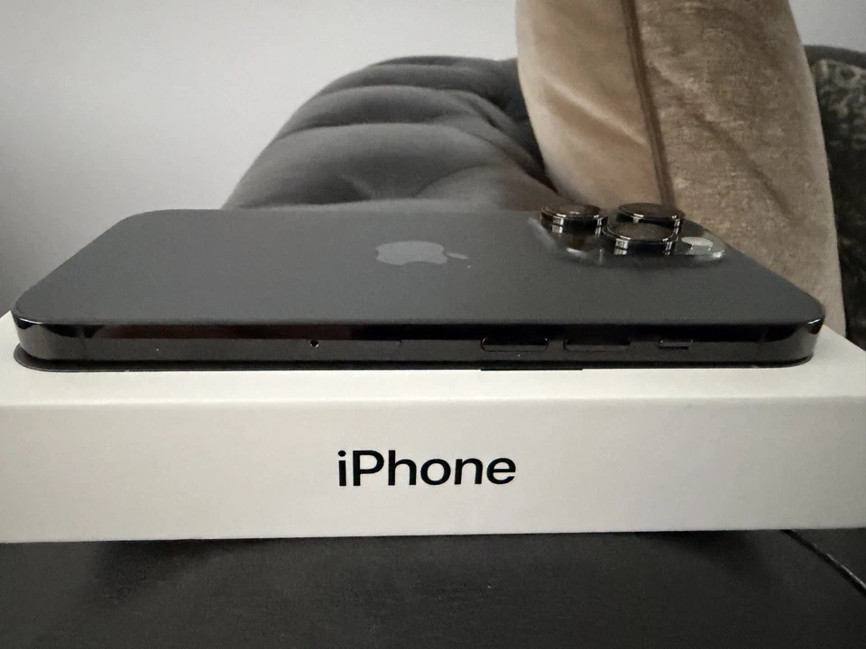 iPhone 14 Pro - Space Black - 256GB - Image 4 of 4