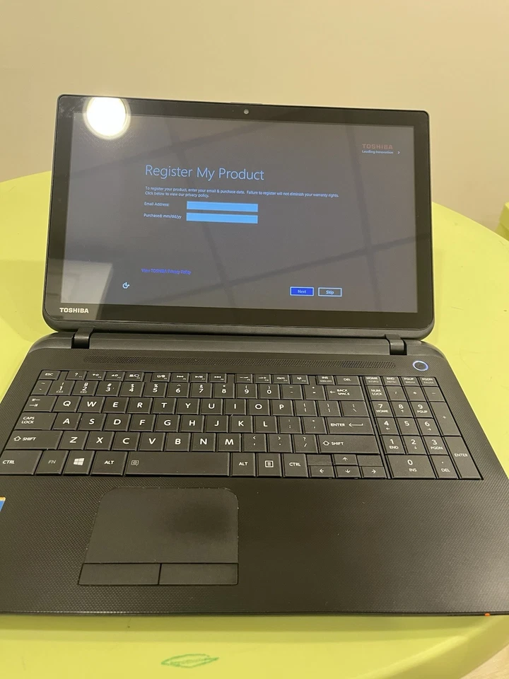 Toshiba Satellite C55T-B510 Foto 3 de 3