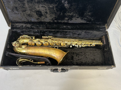 AMBASSADOR By F.E. OLDS & SON LOS ANGELES, CALIF. USA TENOR SAXOPHONE + CASE