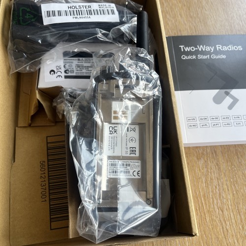 Motorola XT460 16-Channel Handheld Radio - Black - Zdjęcie 3 z 7