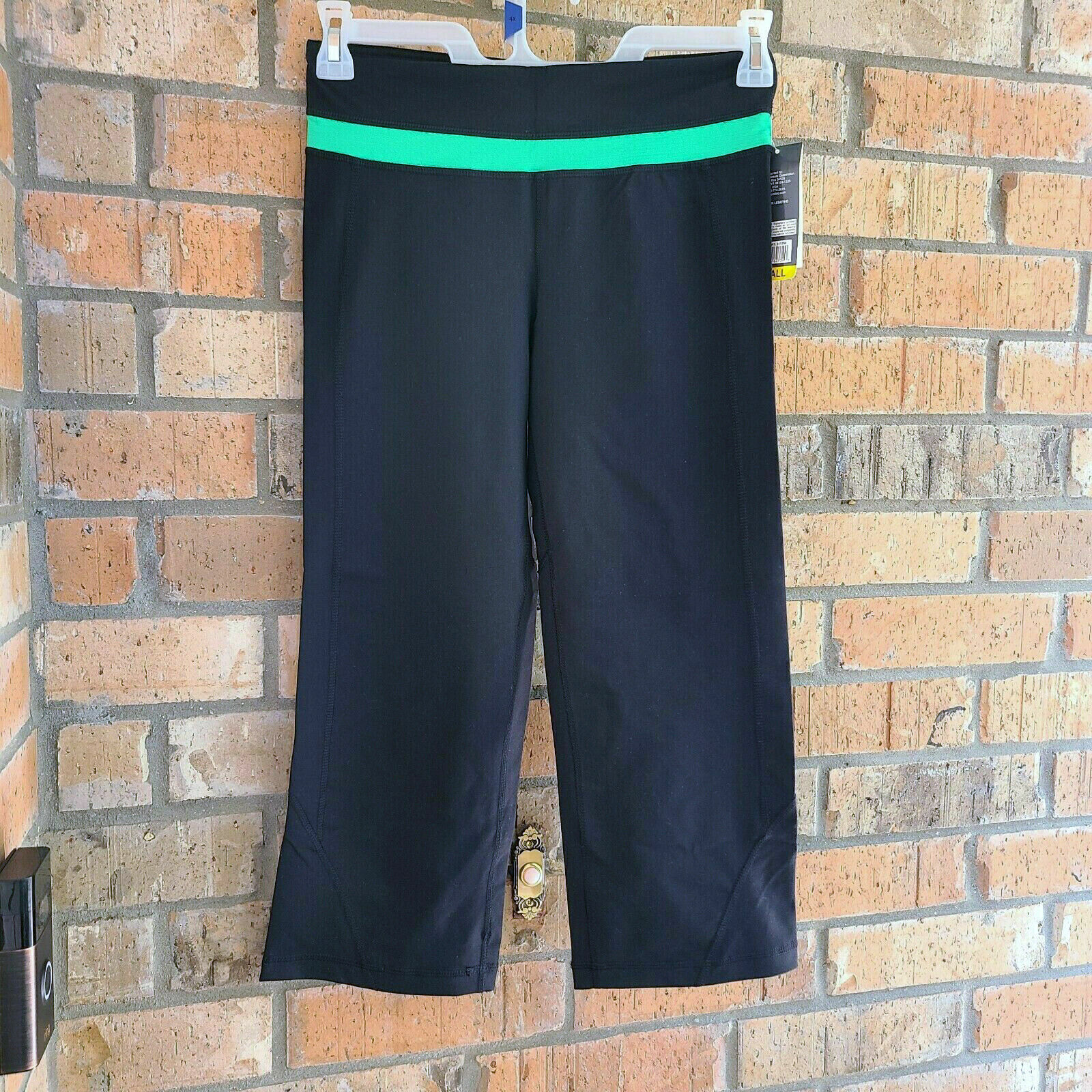 NEW Kirkland SIGNATURE Basic Active Capris Pants Women's Black/Green