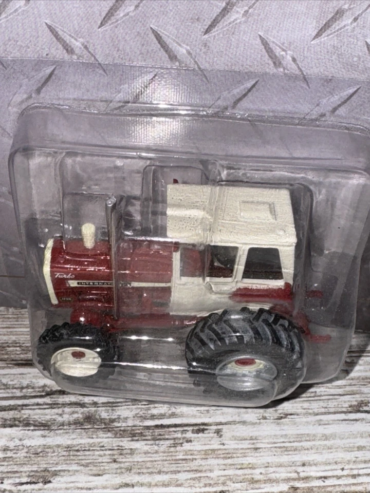1/64 International 1206 Wheatland Tractor With Cab & FWA Vintage Iron Spec Cast - Image 3 of 4