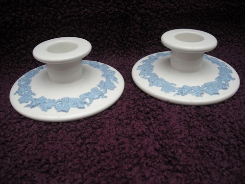 Vintage Wedgwood Embossed Queen's Ware Lavender on Cream Pair of Candlesticks. - Picture 3 of 4