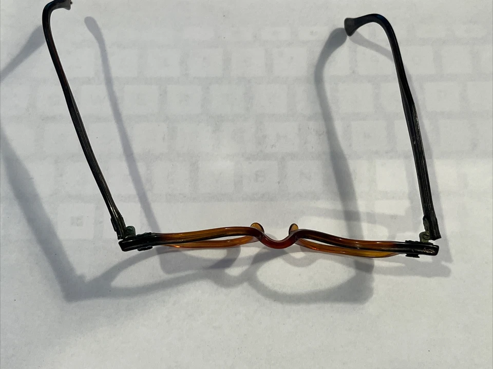 Monturas de gafas de cilite ojo de gato vintage de finales de 1940 de la posguerra de la Segunda Guerra con estuche Foto 4 de 4