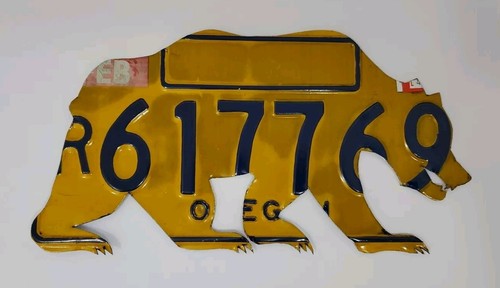 License Plate Artwork - Oregon State Black Bear (6" X 12") Hand-Made
