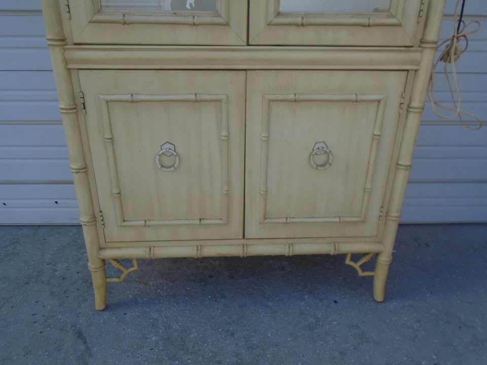 Fretwork Thomasville 人造竹制中国橱柜 Allegro Hutch Breakfront Regency — 第 3/4 张图片