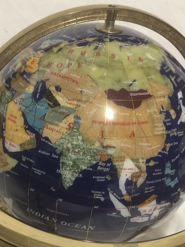 Globo y trípode de piedras preciosas de océano lapislázuli azul de 13" de alto soporte dorado y brújula Foto 2 de 4