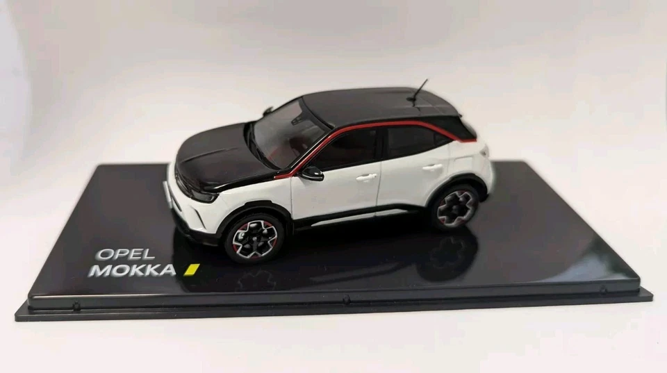 [Nuovo] Modellino Auto Opel Mokka B Giada Bianco 1:43 Modello Collezione OC11564 - Immagine 3 di 4