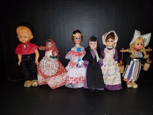 dolls from different countries