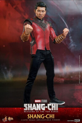 Hot Toys Figura 1:6 Shang-Chi - Collezionabile Di Lusso, 30 Cm, Con Accessori E Dieci Anelli, Basata Sul Film Marvel - 4
