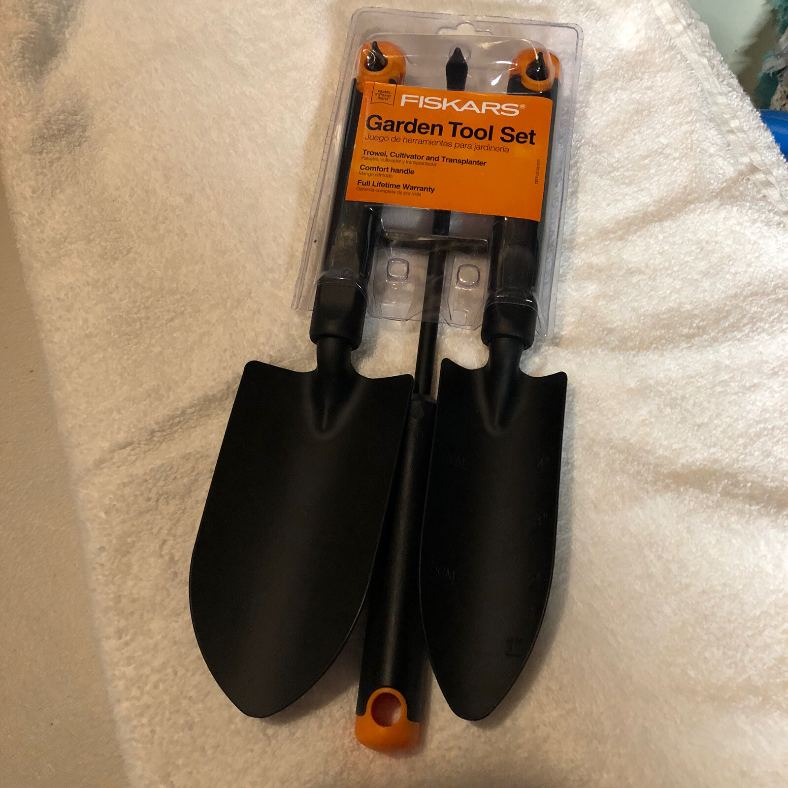 Fiskars Garden Tool Set 3 Piece Black Trowel + Cultivator + Transplanter