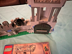 LEGO: 8799 Knight&rsquo;s Kingdom II Knight&rsquo;s Castle Wall w/Manual & Minifigs