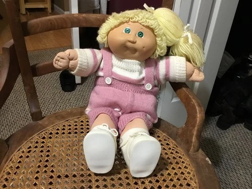 Vintage 1985 Cabbage Patch Kids Doll -Xavier Roberts Signed- Original Outfit