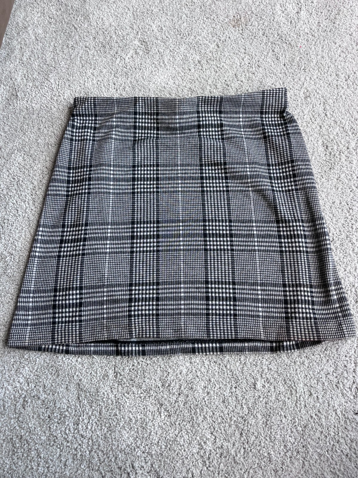 H&M Plaid Mini Skirt Women Size M Black White Preppy Academia Stretch