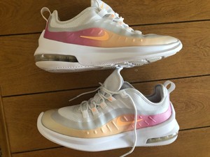 nike air max axis white and pink