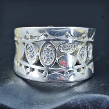 Size 8, vintage sterling silver 925 pebble textured band ring with cluster cz