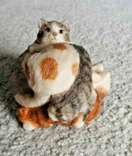 Schmid Scotland 1987 Kittens Cat Tangle Pile Figurine   2 1/4" Tall & 3" Wide