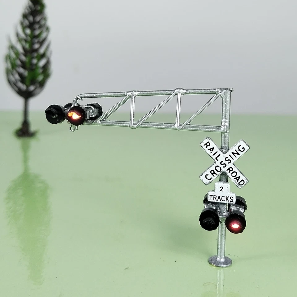 2 x N scale model railroad cantilever grade crossing signal handing light C160 - Image 4 of 4