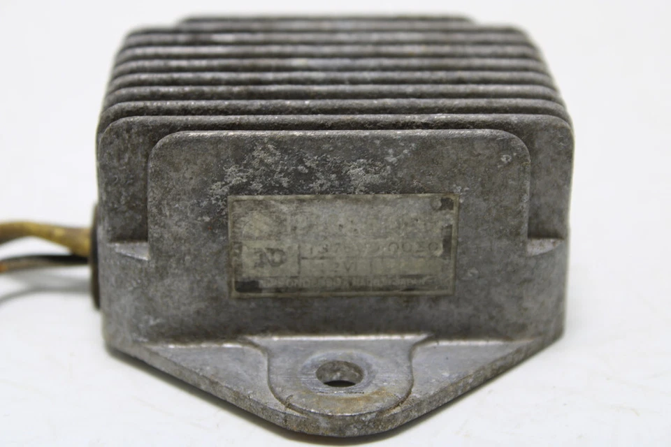 Regulador de voltaje rectificador Suzuki GS1000 Foto 2 de 4