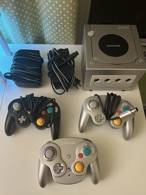 Nintendo GameCube Console Bundle 3 WaveBird Wireless Controllers + Receiver OEM
