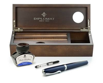 Füllhalter Diplomat Excellence A2 Midnight Blue Chrom mit Tinte u. Etui aus Holz