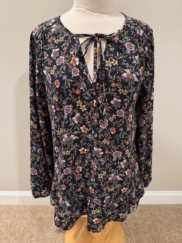 Womens Large LOFT Black Floral Blouse Long Sleeve Tie Neck Keyhole Peasant Top